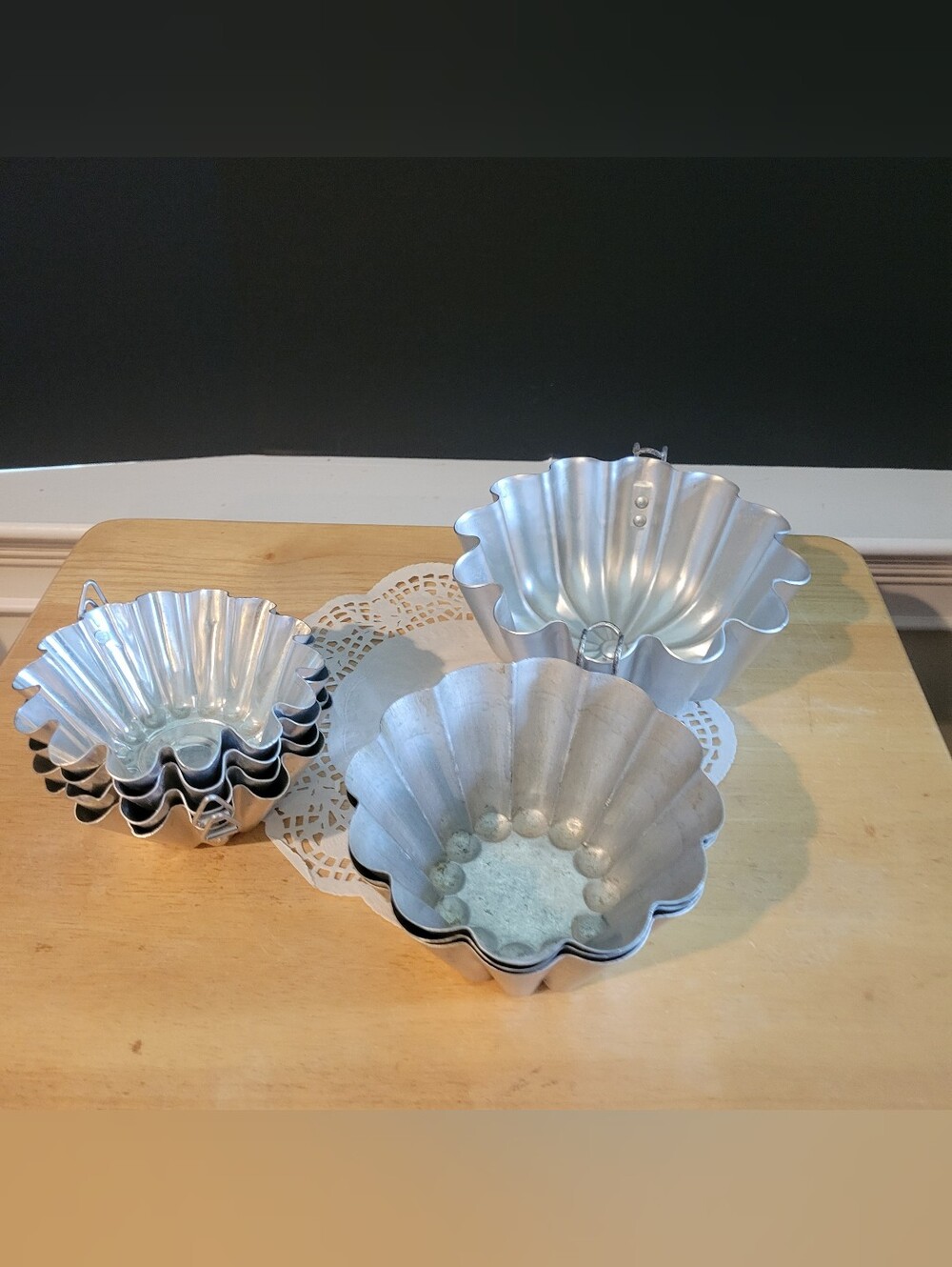 Set of 8 Various Sizes Aluminum Fluted Molds Brioche Tartlets CakeThree sizes